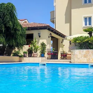 aparthotel-lekavski.hotelinzadar.com/
